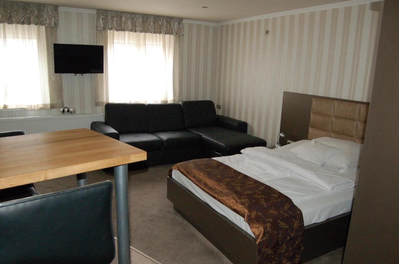 Control Motel Ясберень Екстер'єр фото